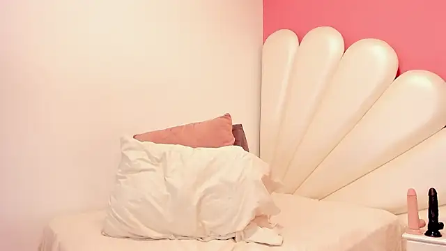 Vicky Freedom online show from February 2025 02:44:02 PM