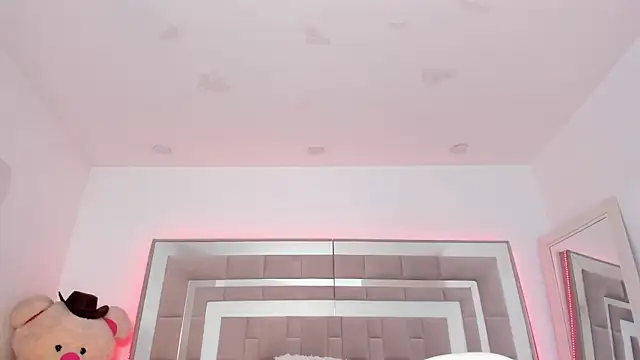 Nicolle foxy online show from November 2025 10:59:02 AM