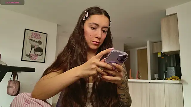 emiliasommer online show from April 2026 06:58:01 PM