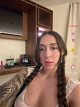 emiliasommer online show from May 2026 10:48:01 PM