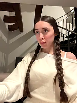 emiliasommer online show from November 2025 07:47:02 PM