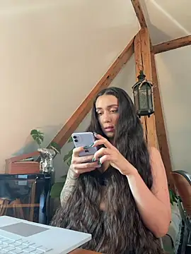 Snapshot of emiliasommer chatting on July 2026 01:32:02 PM emiliasommer online show from July 2026 01:32:02 PM