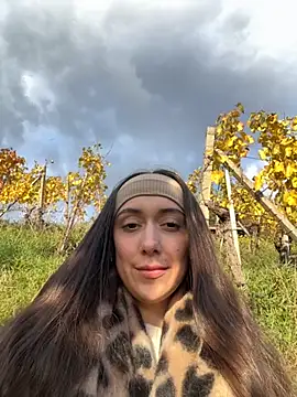 Snapshot of emiliasommer chatting on October 2025 03:11:02 PM emiliasommer online show from October 2025 03:11:02 PM
