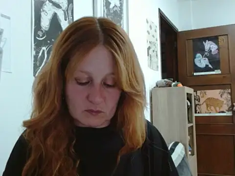 Snapshot of ViioletaMora chatting on May 2026 05:40:02 AM ViioletaMora online show from May 2026 05:40:02 AM