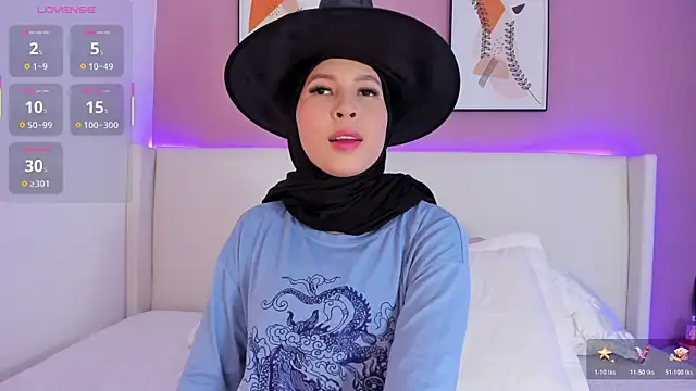 shann a online show from October 2025 06:48:02 PM