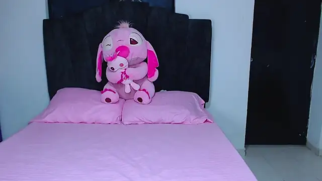 Ariel Zeo1 online show from February 2026 07:14:01 PM