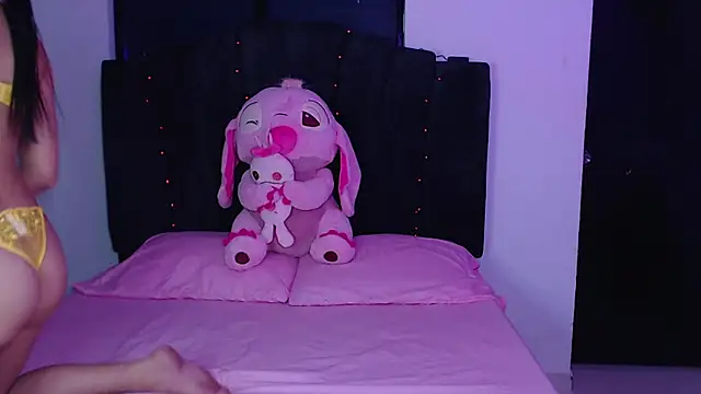 Ariel Zeo1 online show from February 2026 08:18:01 PM