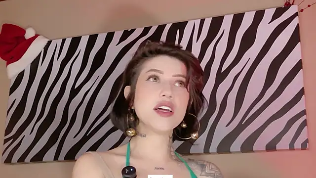 Hannah Borbon online show from December 2025 12:50:01 AM