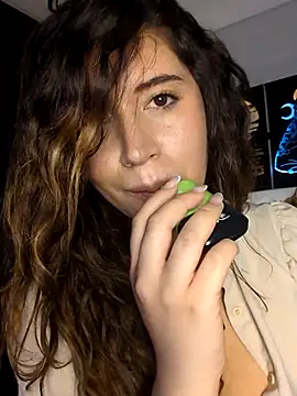 maliciaworld online show from April 2026 07:07:02 PM