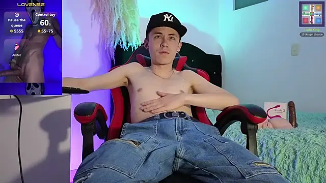 Elian Cooper online show from November 2025 01:43:02 AM