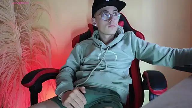 Elian Cooper online show from February 2025 12:49:02 PM