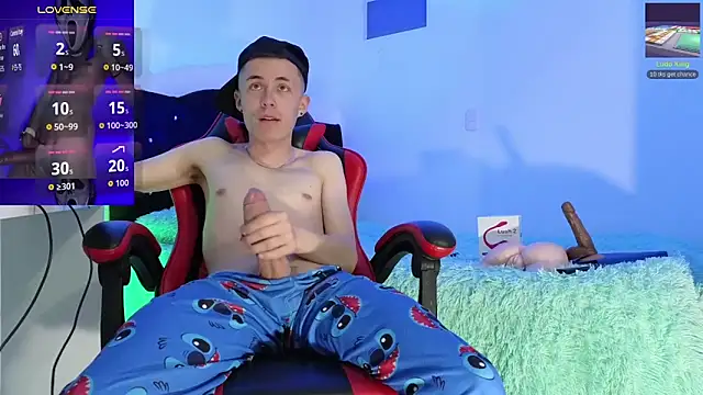 Elian Cooper online show from November 2025 01:17:01 AM