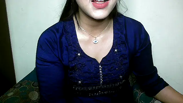 Snapshot of Princess_noorjahan chatting on February 2025 05:05:02 AM Princess noorjahan online show from February 2025 05:05:02 AM