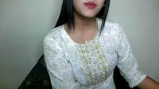 Snapshot of Princess_noorjahan chatting on December 2024 05:49:01 PM Princess noorjahan online show from December 2024 05:49:01 PM