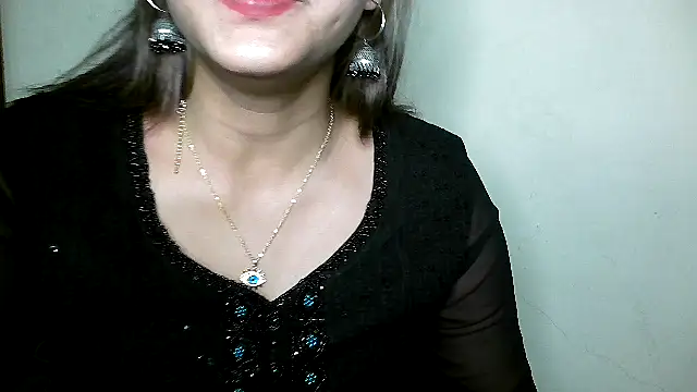 Snapshot of Princess_noorjahan chatting on March 2025 10:45:01 PM Princess noorjahan online show from March 2025 10:45:01 PM