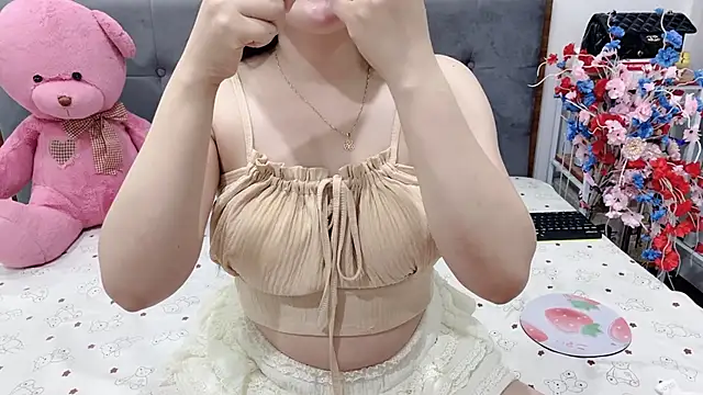Snapshot of Funikio chatting on June 2026 01:22:02 AM Funikio online show from June 2026 01:22:02 AM