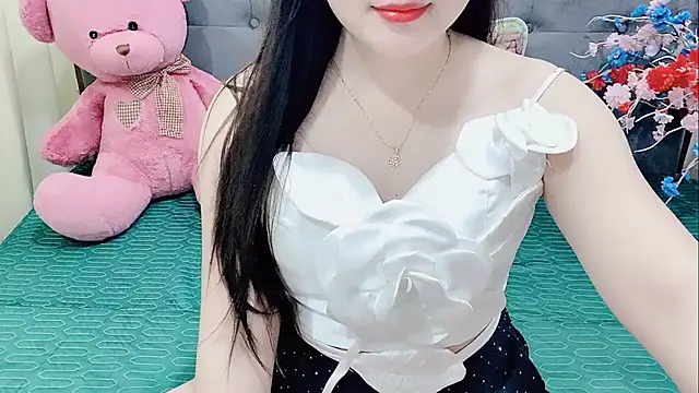 Snapshot of Funikio chatting on November 2025 01:45:01 AM Funikio online show from November 2025 01:45:01 AM