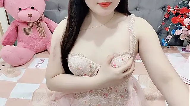 Snapshot of Funikio chatting on November 2025 02:45:02 PM Funikio online show from November 2025 02:45:02 PM