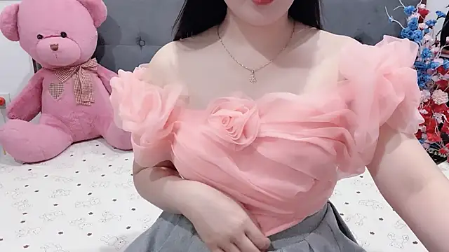 Funikio online show from May 2026 02:04:02 AM