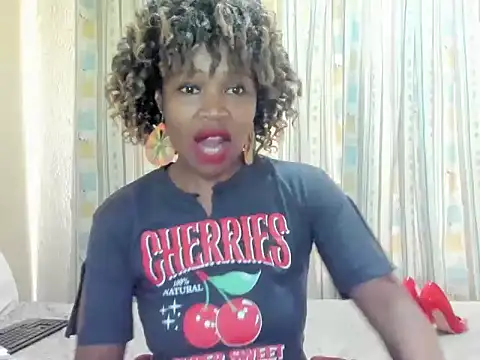 Snapshot of AfricanSquirtingQueen chatting on October 2025 08:17:01 AM AfricanSquirtingQueen online show from October 2025 08:17:01 AM