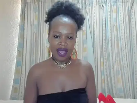 Snapshot of AfricanSquirtingQueen chatting on September 2025 06:07:02 AM AfricanSquirtingQueen online show from September 2025 06:07:02 AM