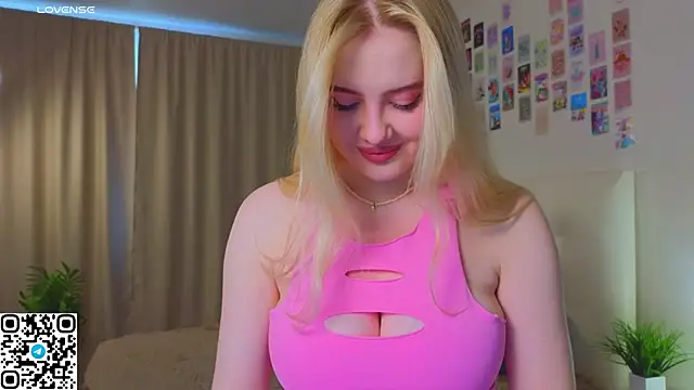 Snapshot of oliviabr0wn0 chatting on October 2025 02:03:02 AM oliviabr0wn0 online show from October 2025 02:03:02 AM