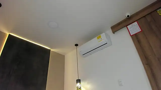 memphiswilliam online show from December 2025 03:00:01 AM