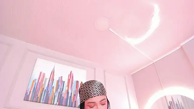 Snapshot of maddy_brookss chatting on February 2026 07:27:02 PM maddy brookss online show from February 2026 07:27:02 PM