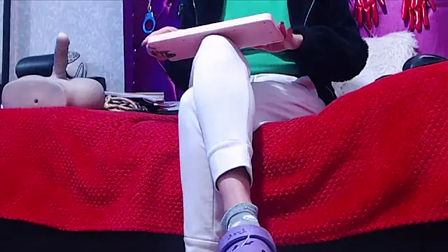 AyshaScott online show from January 2026 01:07:01 PM