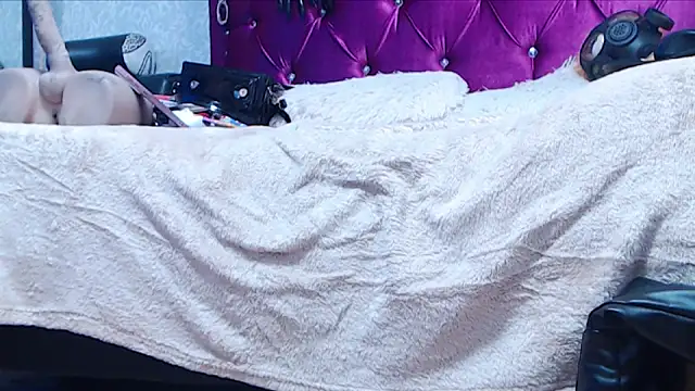 AyshaScott online show from April 2026 12:50:02 PM