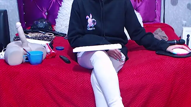 AyshaScott online show from September 2025 12:33:02 PM