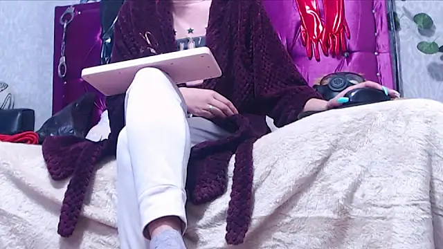 AyshaScott online show from March 2026 12:50:02 PM