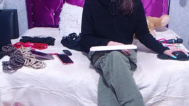 AyshaScott online show from March 2026 02:24:02 AM