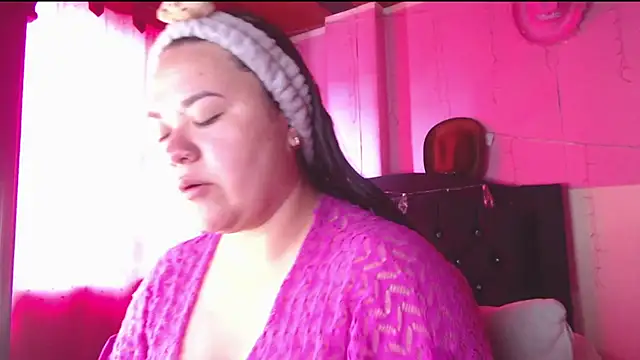 NikkiRous  online show from April 2026 01:50:02 PM