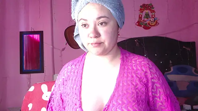 NikkiRous  online show from November 2025 12:32:02 PM