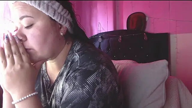 NikkiRous  online show from April 2026 01:02:01 PM