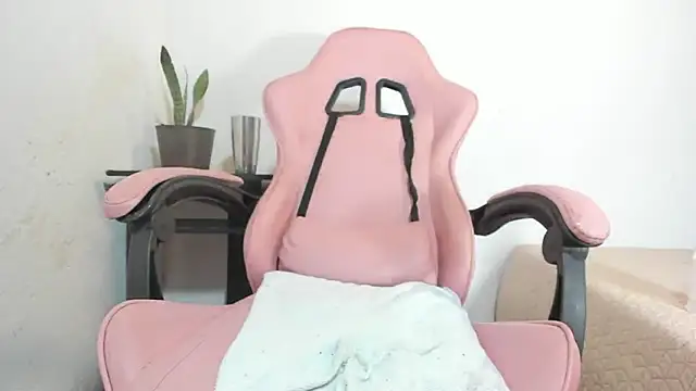 Milk anastasia online show from April 2026 07:28:02 PM