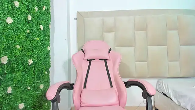 Snapshot of Milk_anastasia chatting on March 2025 02:56:02 PM Milk anastasia online show from March 2025 02:56:02 PM