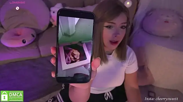 Cheerrysweett online show from November 2025 05:33:01 AM