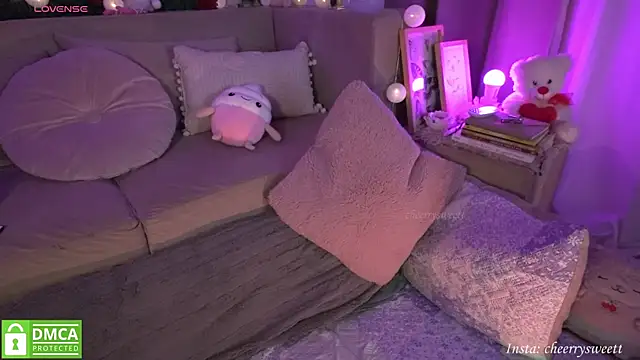 Cheerrysweett online show from December 2025 12:11:01 AM