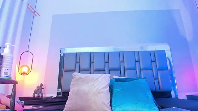 Emily Gil1 online show from March 2025 12:50:02 PM