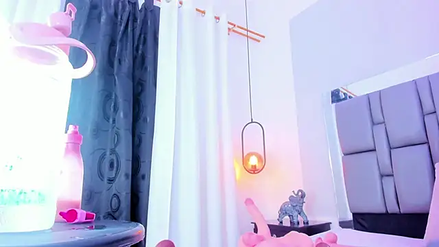 Emily Gil1 online show from February 2025 04:49:02 PM