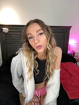 BrattyBae xo online show from January 2025 09:03:01 PM
