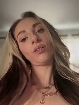 BrattyBae xo online show from January 2026 08:45:01 PM