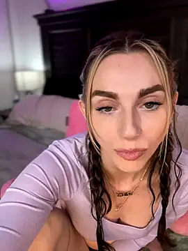 BrattyBae xo online show from September 2025 07:31:01 PM