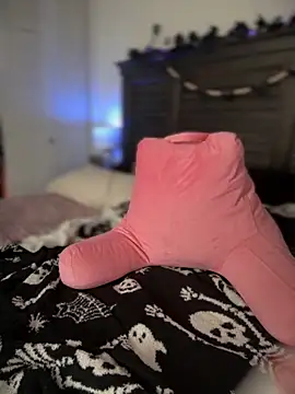 Snapshot of BrattyBae_xo chatting on October 2025 07:43:01 PM BrattyBae xo online show from October 2025 07:43:01 PM