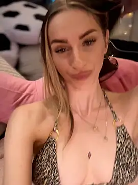 BrattyBae xo online show from June 2026 05:08:02 PM