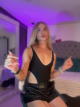 Snapshot of miaromanove_ss chatting on May 2026 03:25:02 AM miaromanove ss online show from May 2026 03:25:02 AM