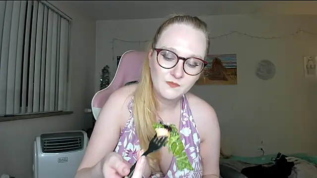 Snapshot of AudreyMadisonX chatting on February 2025 06:55:01 AM AudreyMadisonX online show from February 2025 06:55:01 AM