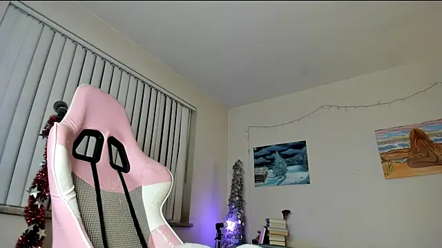 Snapshot of AudreyMadisonX chatting on December 2024 04:31:02 AM AudreyMadisonX online show from December 2024 04:31:02 AM